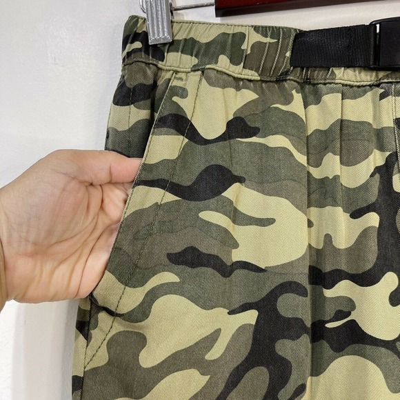 NWT Pam & Gela Camo Cargo Pants with Belt Size S Multicolor - Picture 5 of 13